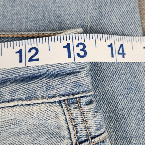 American Eagle Outfitters Distressed Mom Jeans. Size 0 . - Picture 7 of 11